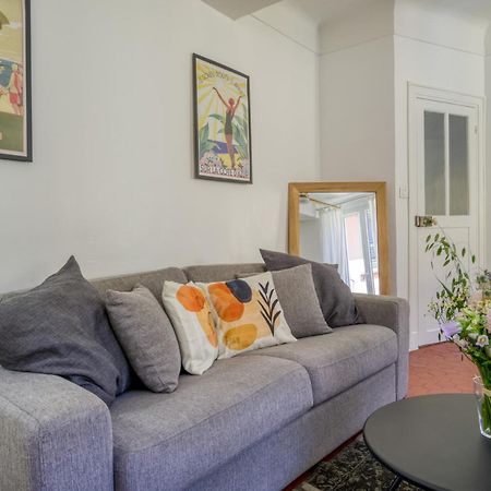 Typique - 2 Bedrooms,Typical Apartment-Old Town Ницца Экстерьер фото