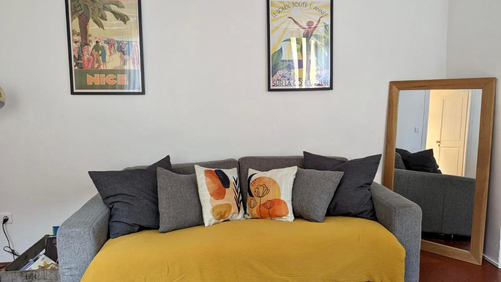 Typique - 2 Bedrooms,Typical Apartment-Old Town Ницца Экстерьер фото
