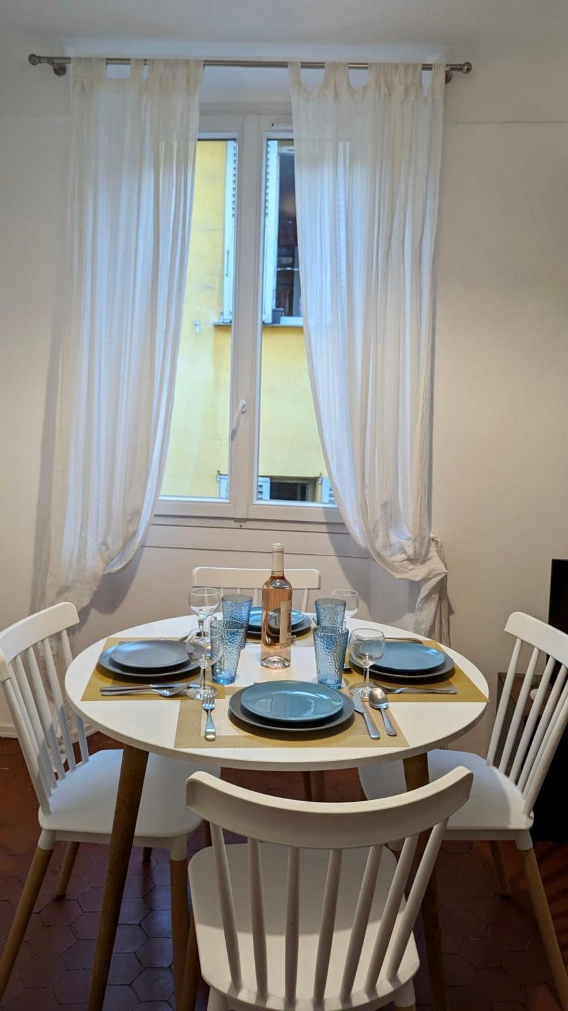 Typique - 2 Bedrooms,Typical Apartment-Old Town Ницца Экстерьер фото
