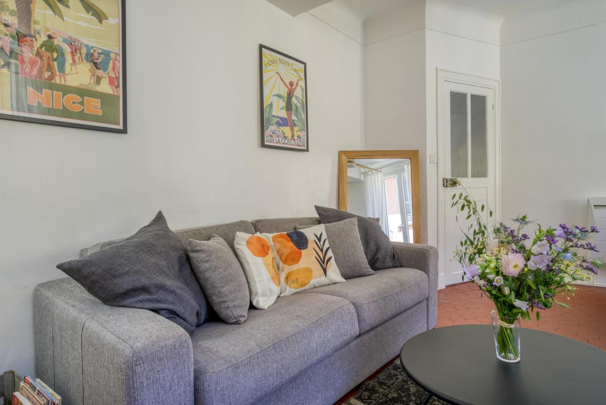 Typique - 2 Bedrooms,Typical Apartment-Old Town Ницца Экстерьер фото