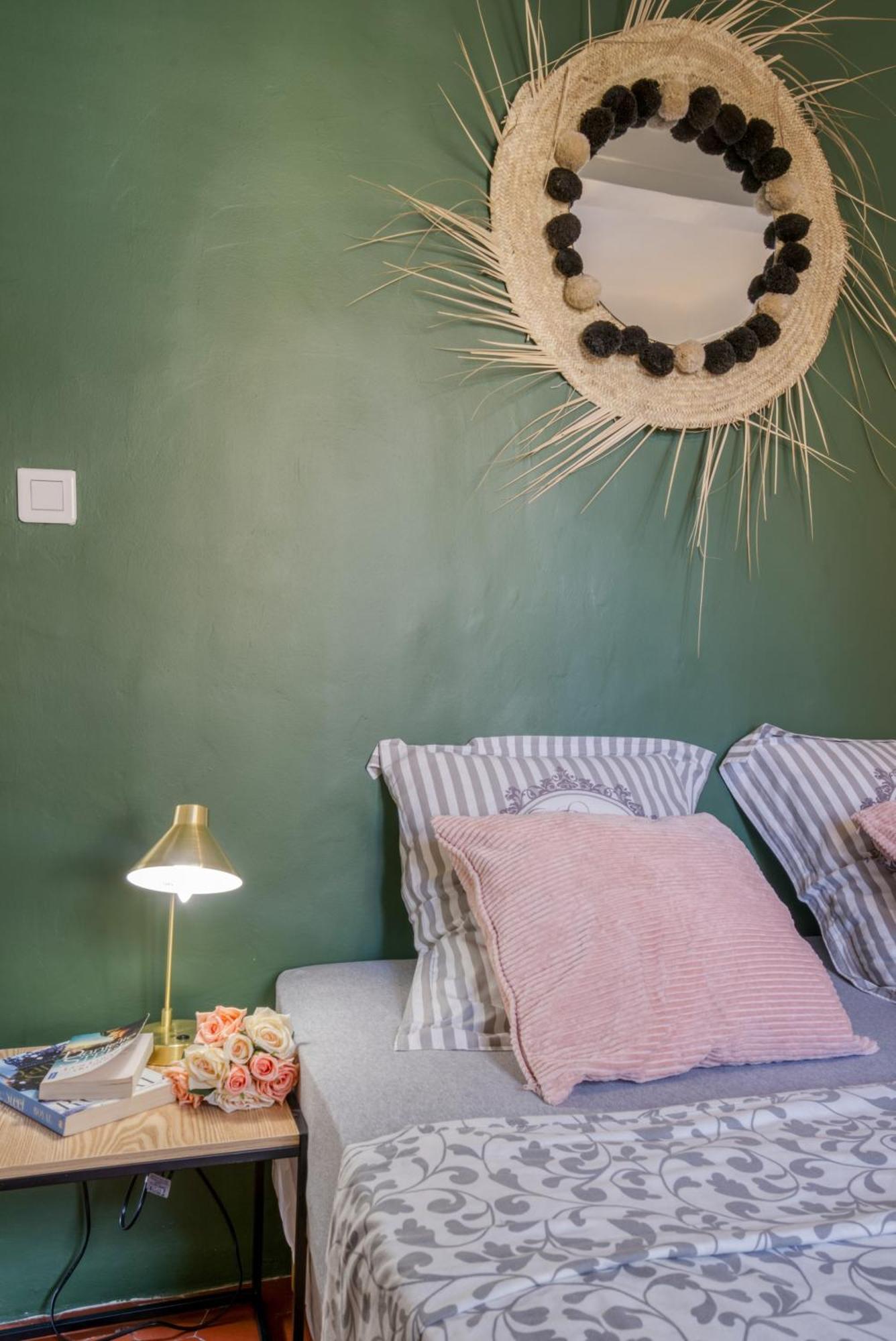 Typique - 2 Bedrooms,Typical Apartment-Old Town Ницца Экстерьер фото