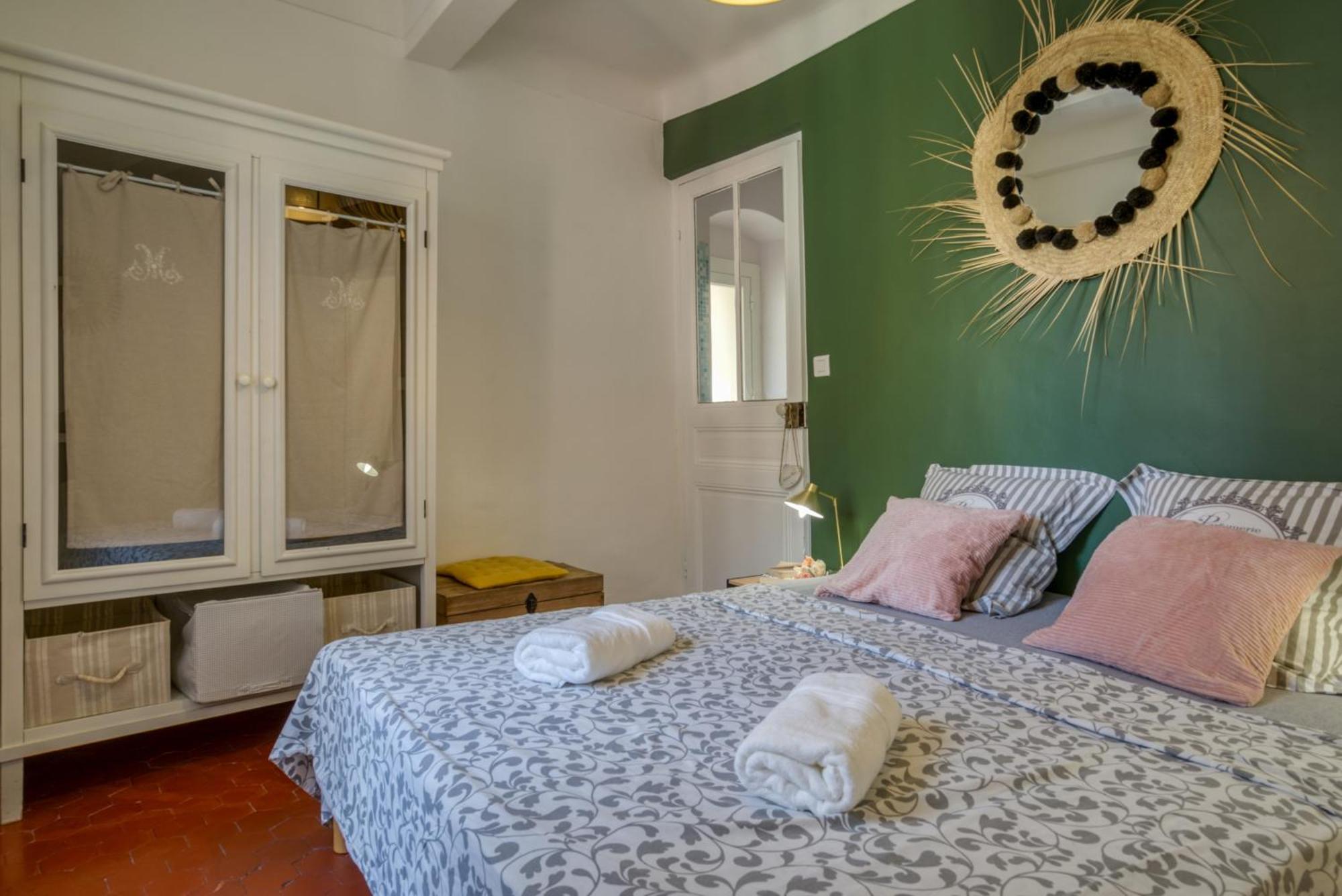 Typique - 2 Bedrooms,Typical Apartment-Old Town Ницца Экстерьер фото