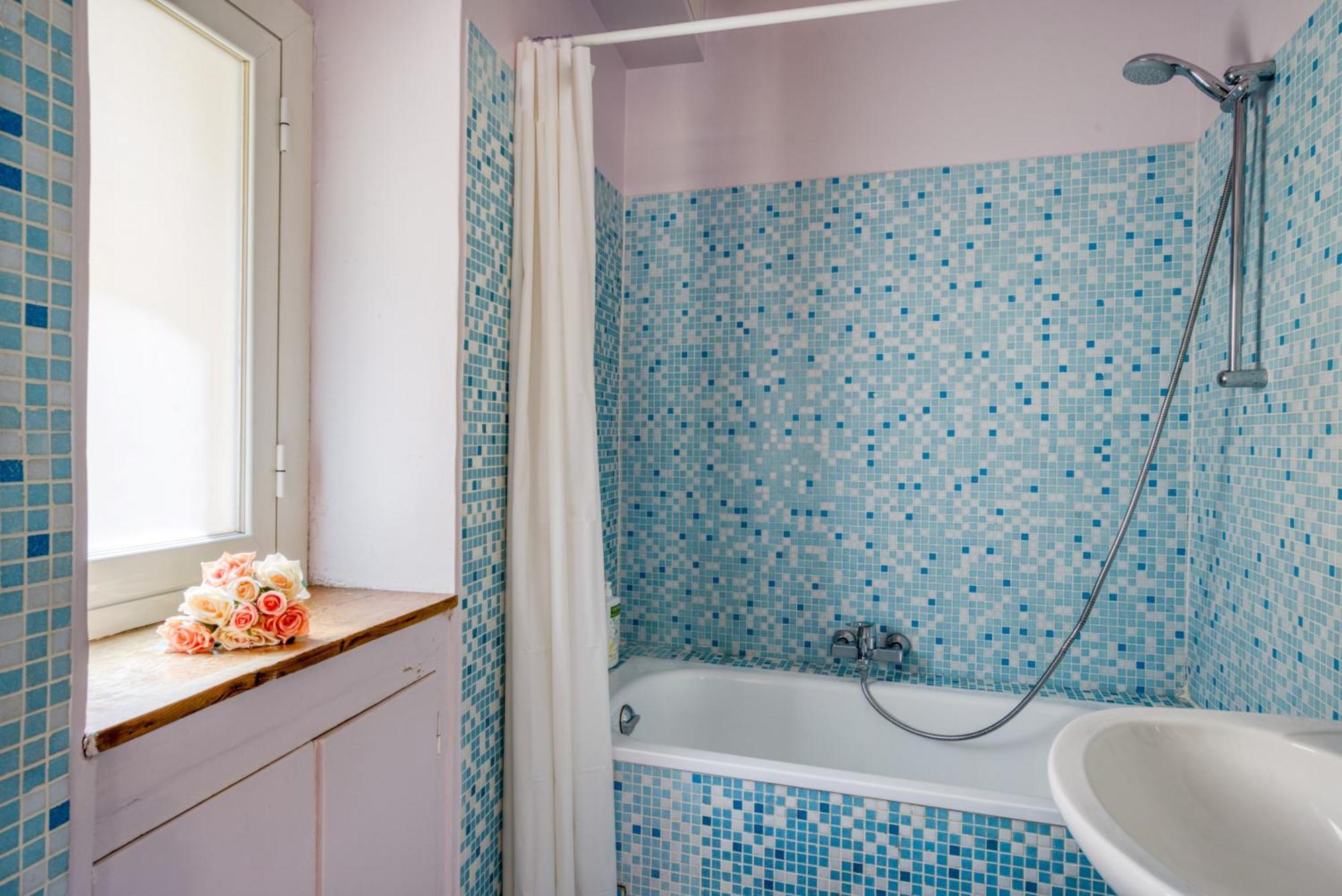 Typique - 2 Bedrooms,Typical Apartment-Old Town Ницца Экстерьер фото