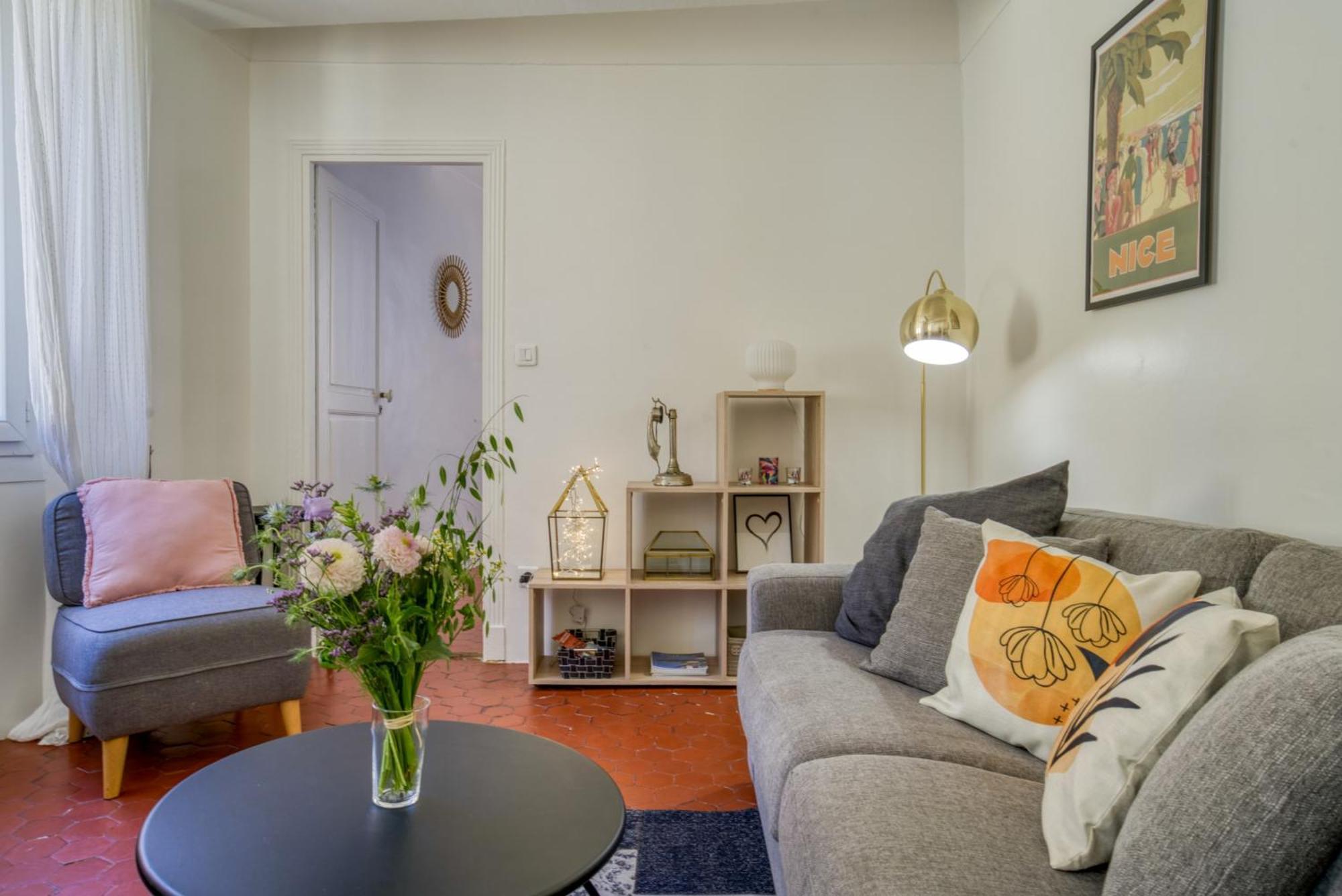 Typique - 2 Bedrooms,Typical Apartment-Old Town Ницца Экстерьер фото