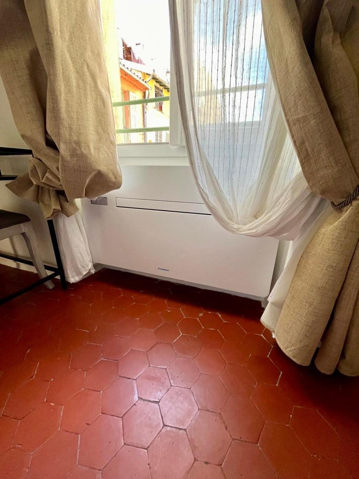Typique - 2 Bedrooms,Typical Apartment-Old Town Ницца Экстерьер фото