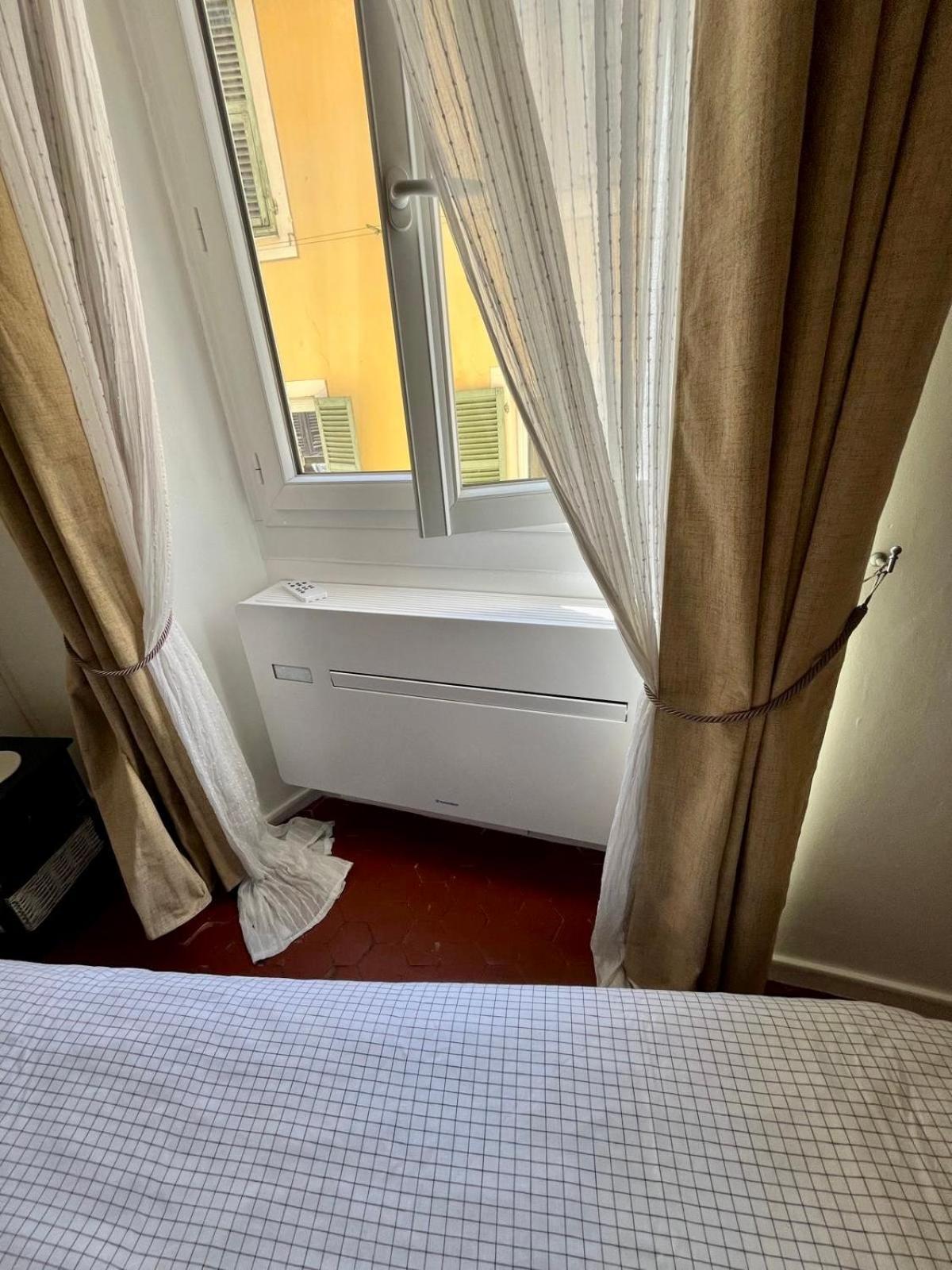 Typique - 2 Bedrooms,Typical Apartment-Old Town Ницца Экстерьер фото
